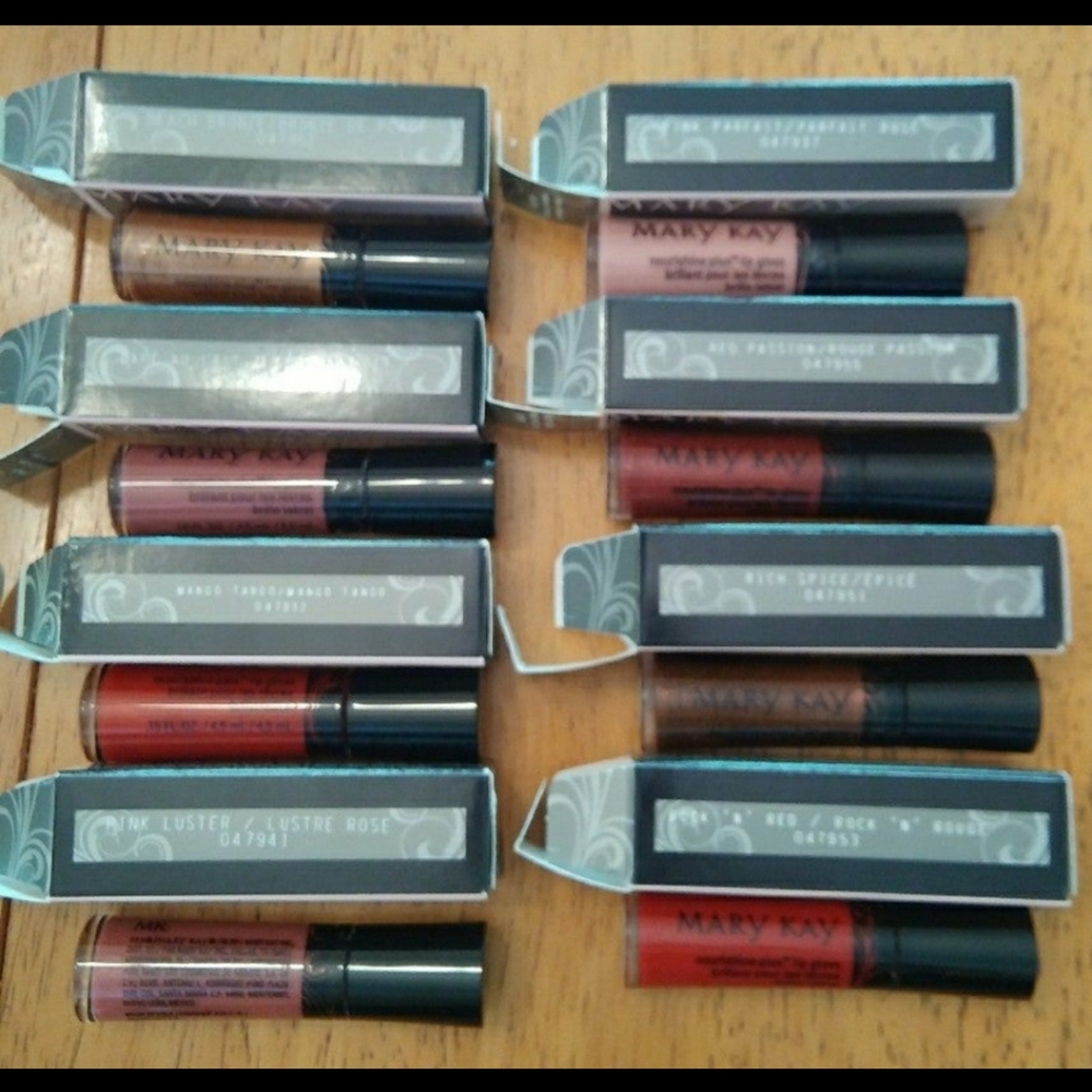 Mary Kay makeup nourishine plus lip gloss lot